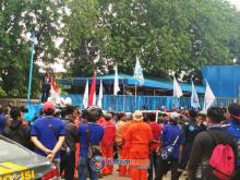 Demo Buruh PT Cladtex Batam Dikawal Ketat Aparat, Ada Apa?